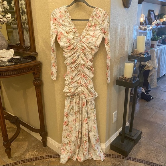 NWT~NEEDLE & THREAD Ruched Enchanted Garden Crepe Gown in Multi Floral Size 4 - Picture 7 of 14